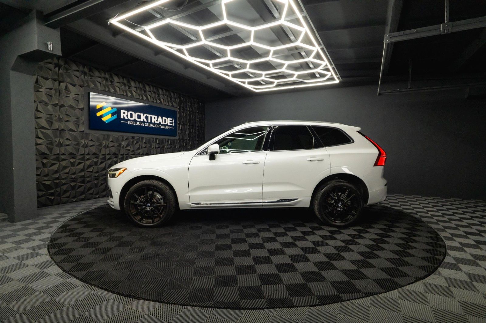 Fahrzeugabbildung Volvo XC60 T5 Inscription AWD | ACC | Pano | H&K | LED