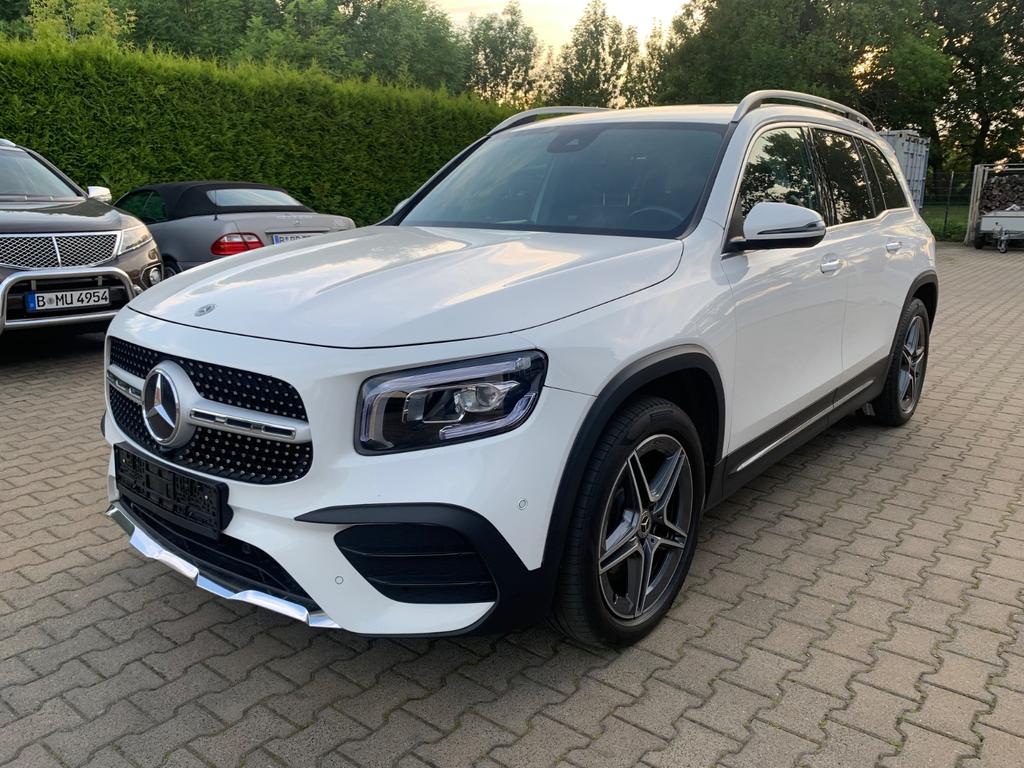 Mercedes-Benz GLB 220