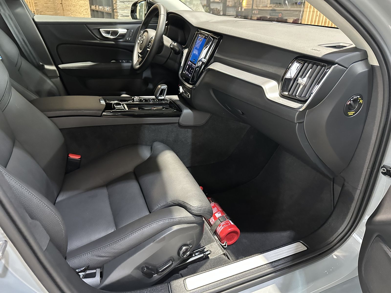 Volvo V60 Plus Dark Plug-In Leder R.Cam Memory AHK AWD foto 17
