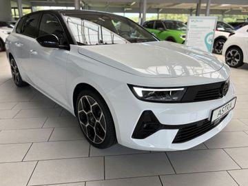 Fotografie des Opel Astra Sports Tourer 1.2 Turbo GS