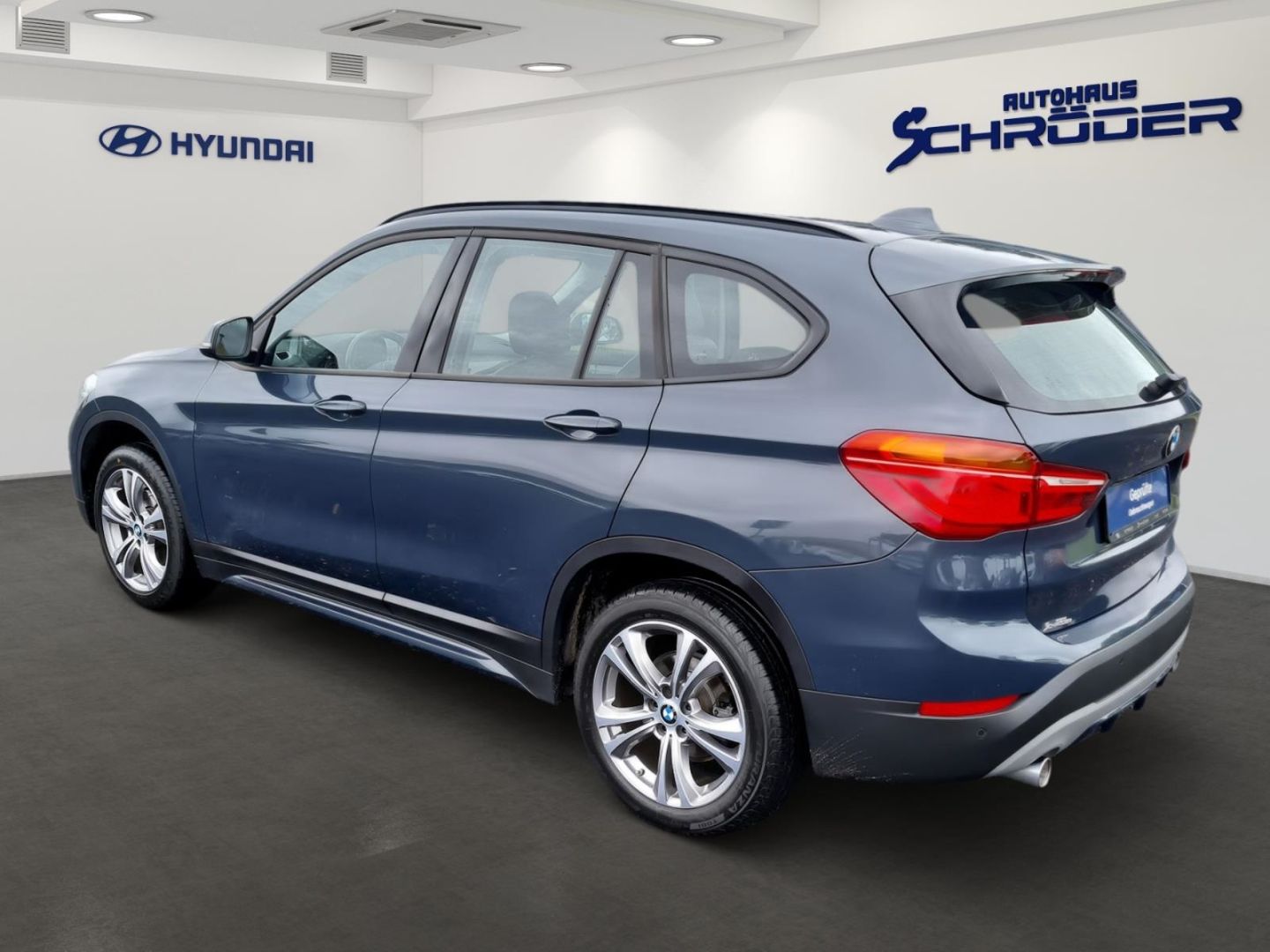 Fahrzeugabbildung BMW X1 sDrive 18 d Sport Line PDC