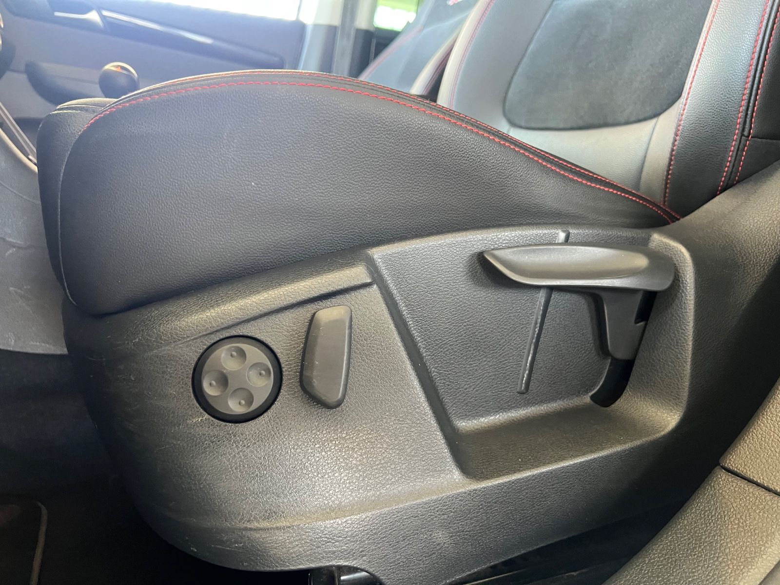 Fahrzeugabbildung SEAT Alhambra 2.0 TDI FR-Line * 7.SITZER *