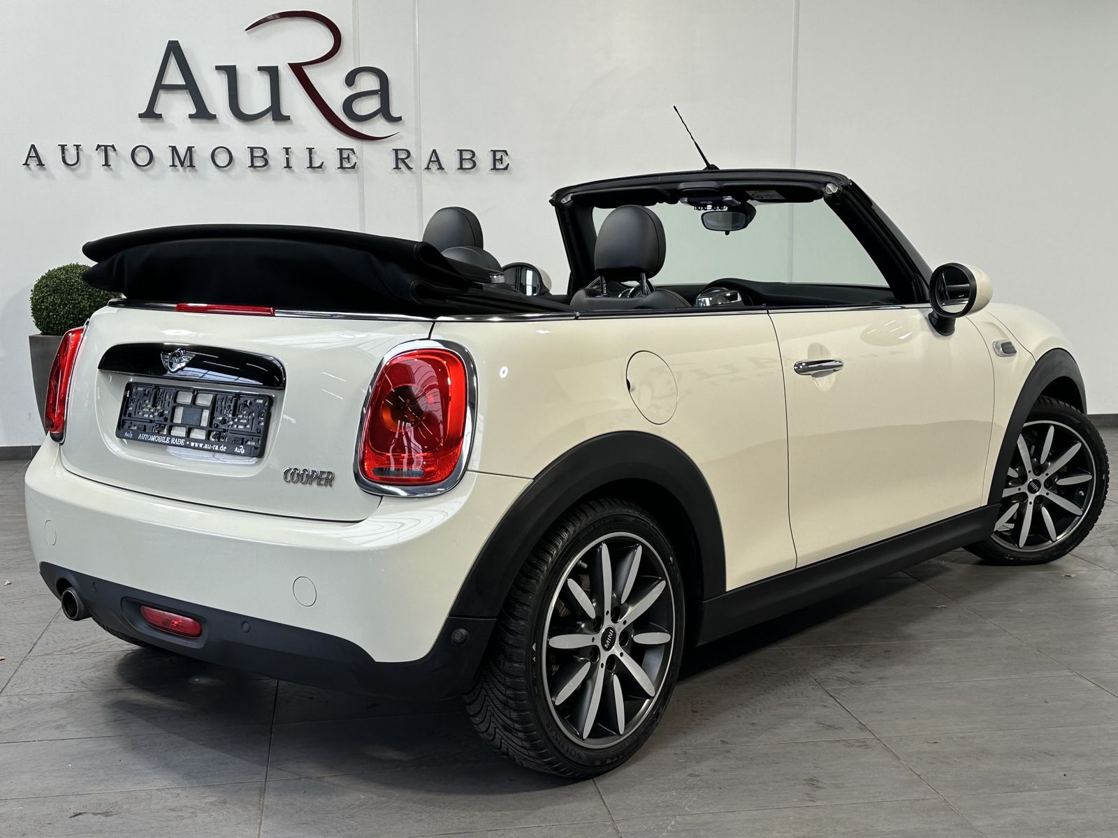 Fahrzeugabbildung MINI Cooper Cabrio Pepper NAV+SHZ+PDC+TEMPO+17ZO+2HD