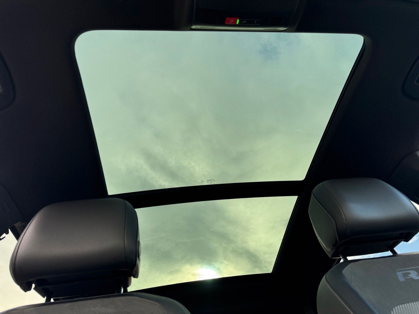 Fahrzeugabbildung Volkswagen Tiguan Allspace 2.0TDI R-Line Highline 4Motion