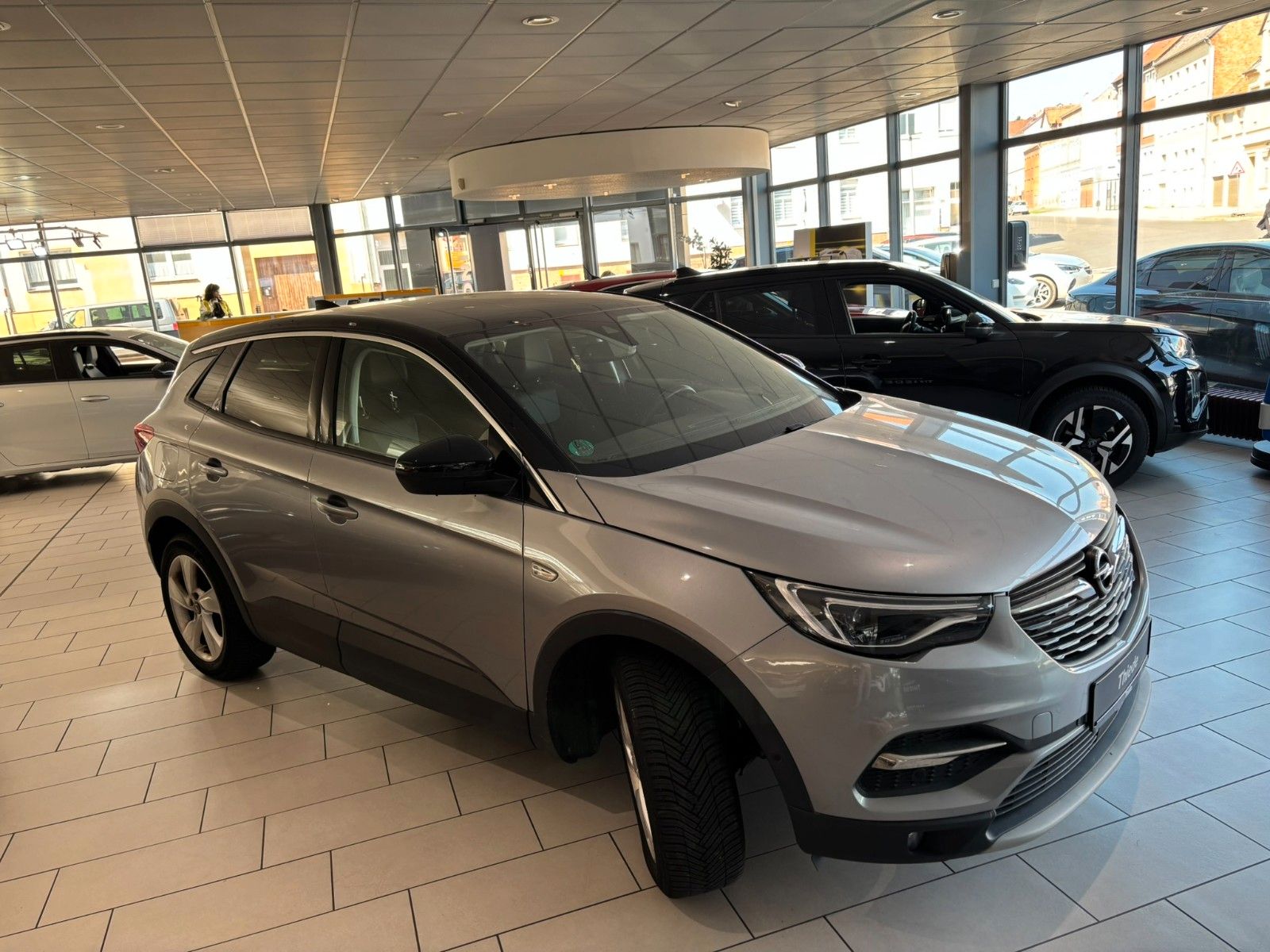 Fahrzeugabbildung Opel Grandland 1.2 INNOVATION LED/KAMERA/18"ALU/ALLWE