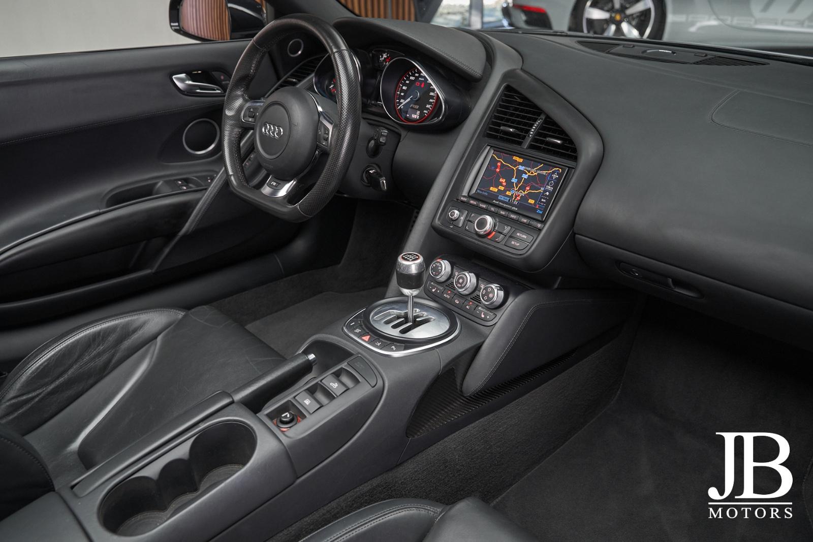 Audi R8 Spyder V10 5.2 FSI 525 ch • Boîte manuelle 6• Magnetic Ride • B&O • Caméra