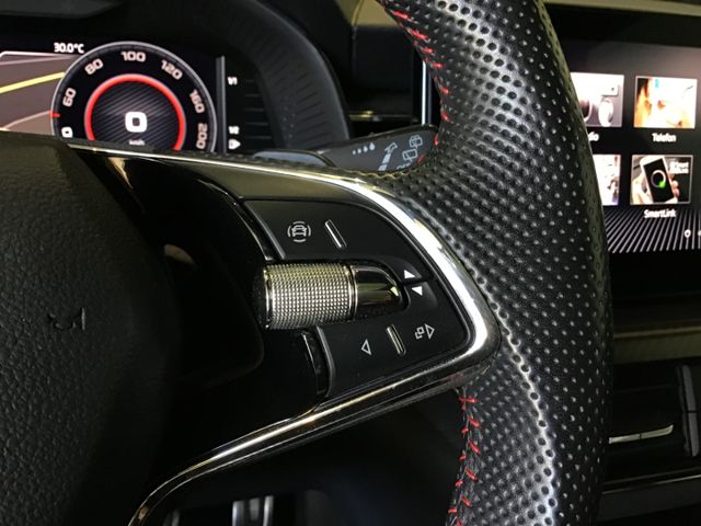 Fahrzeugabbildung Skoda Kamiq Monte Carlo 1.5 TSI DSG/Navi/Pano/RFK/ACC