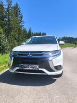 Mitsubishi Outlander PHEV 2.0 4WD,AHK,Batterie neu - Mitsubishi Plug-in Hybrid Outlander Gebrauchtwagen