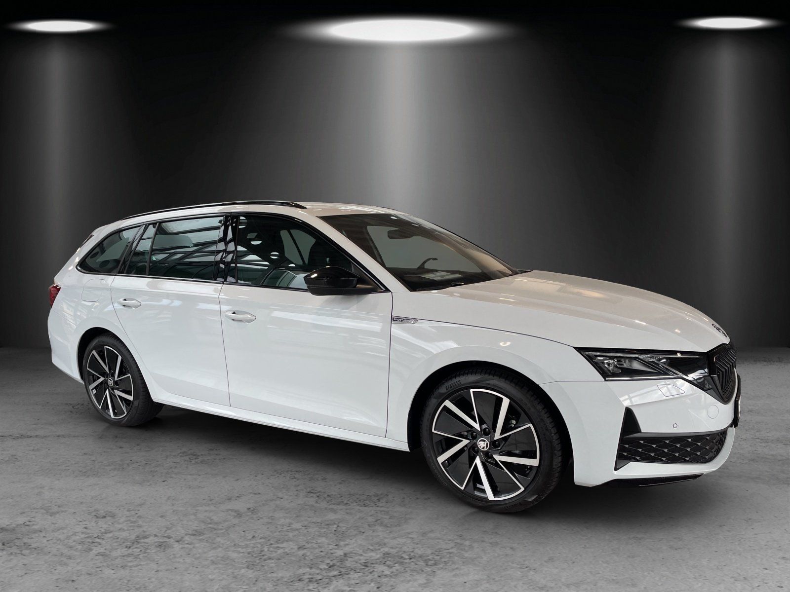 Fahrzeugabbildung SKODA Octavia Combi Sportline 1,5 TSI 110 kW DSG mHEV