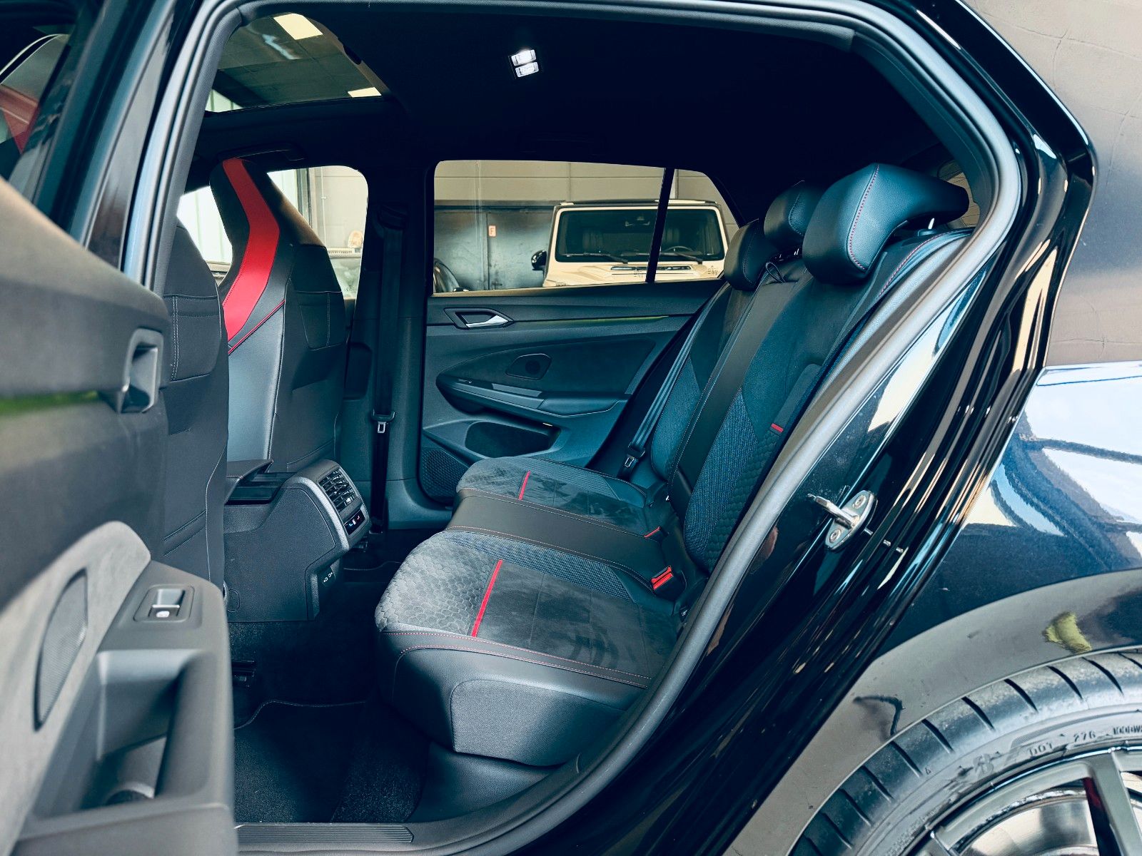 Volkswagen Golf VIII Lim. GTI Clubsport IQ/PANO/H-K/ACC/KAM foto 16