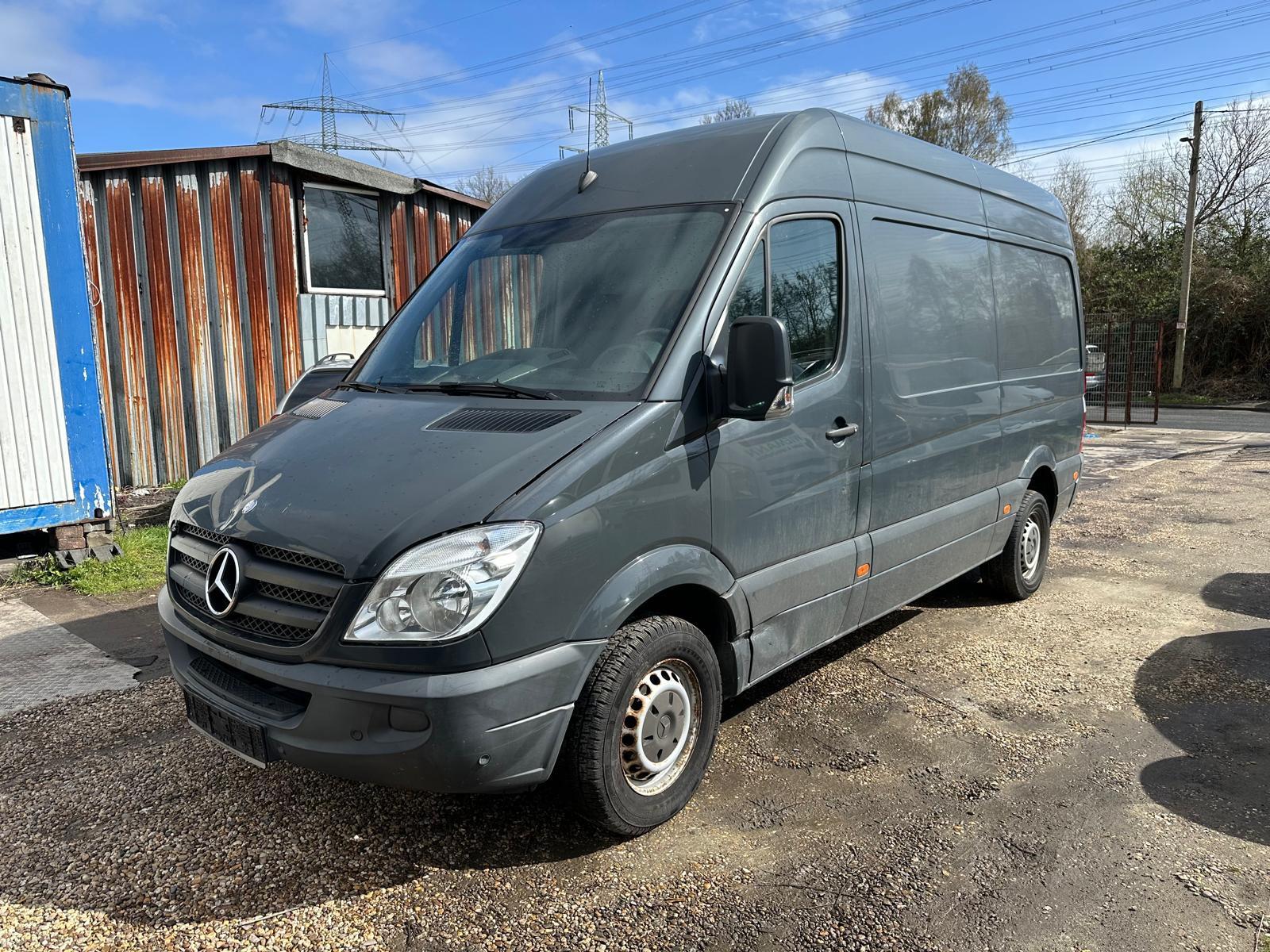Mercedes-Benz Sprinter 213
