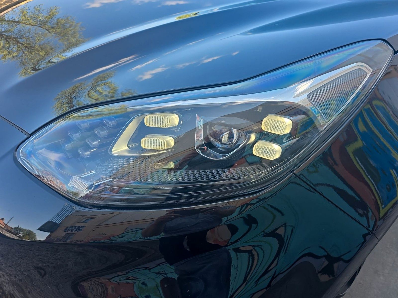 Fahrzeugabbildung Kia Sportage 1.6 GDI 2WD Dream-Team Premium+