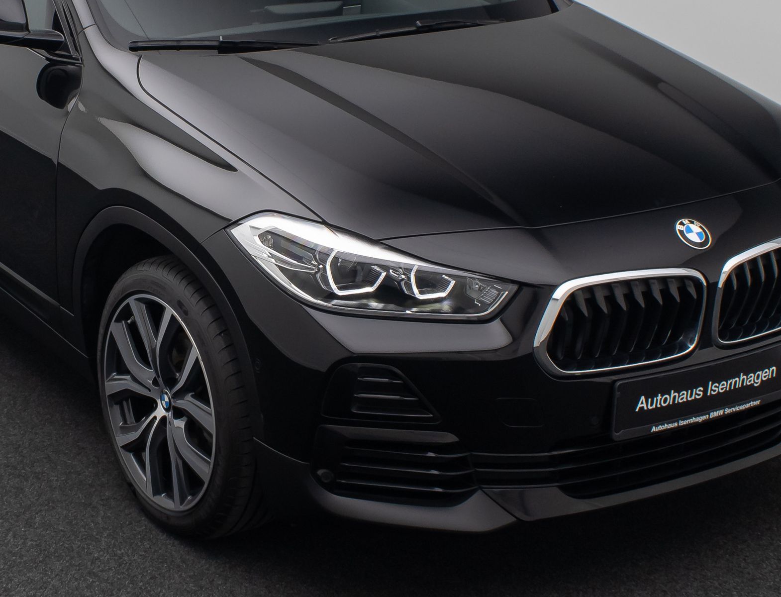 Fahrzeugabbildung BMW X2 sD18i AdvantagePlus HiFi DAB Sportsitz 19Zoll
