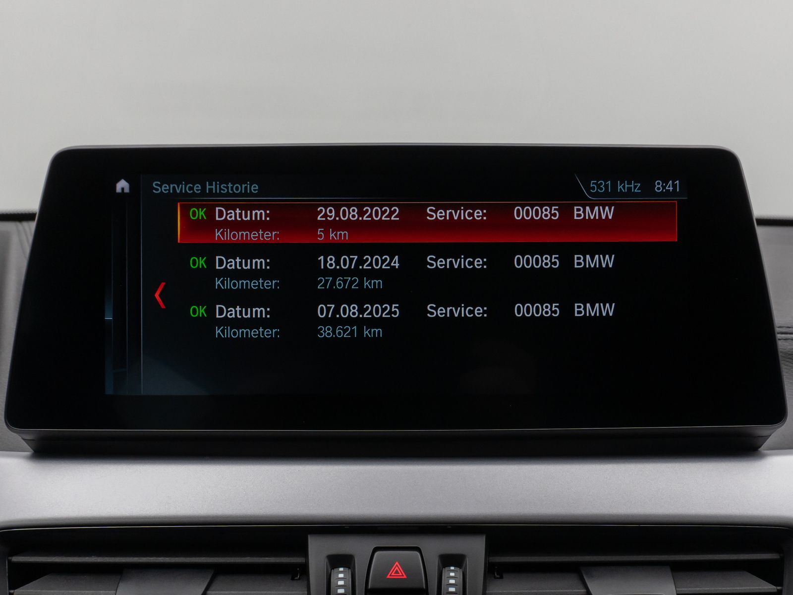Fahrzeugabbildung BMW X2 xD25e HUD DAB H/K Navi+ Parkassist Alarm LED