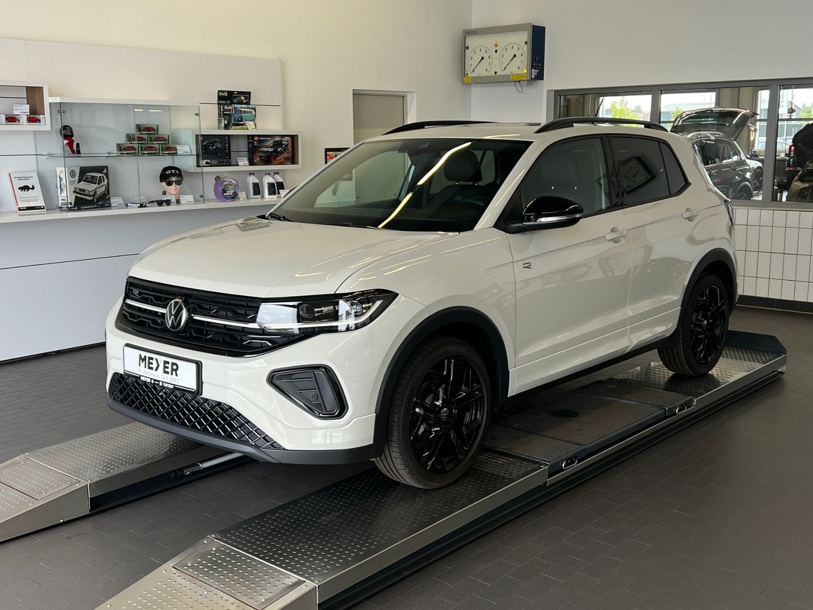 Fahrzeugabbildung Volkswagen T-Cross R-Line 1.5 TSI DSG *BlackStyle,AHK,IQ Li