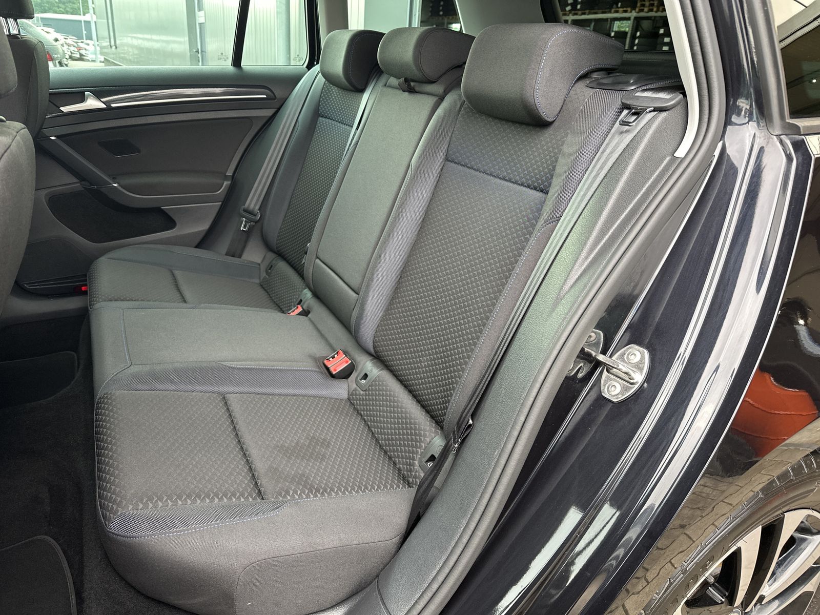 Fahrzeugabbildung Volkswagen Golf Variant 2.0 TDI DSG United NAV+ACC+CARPLAY