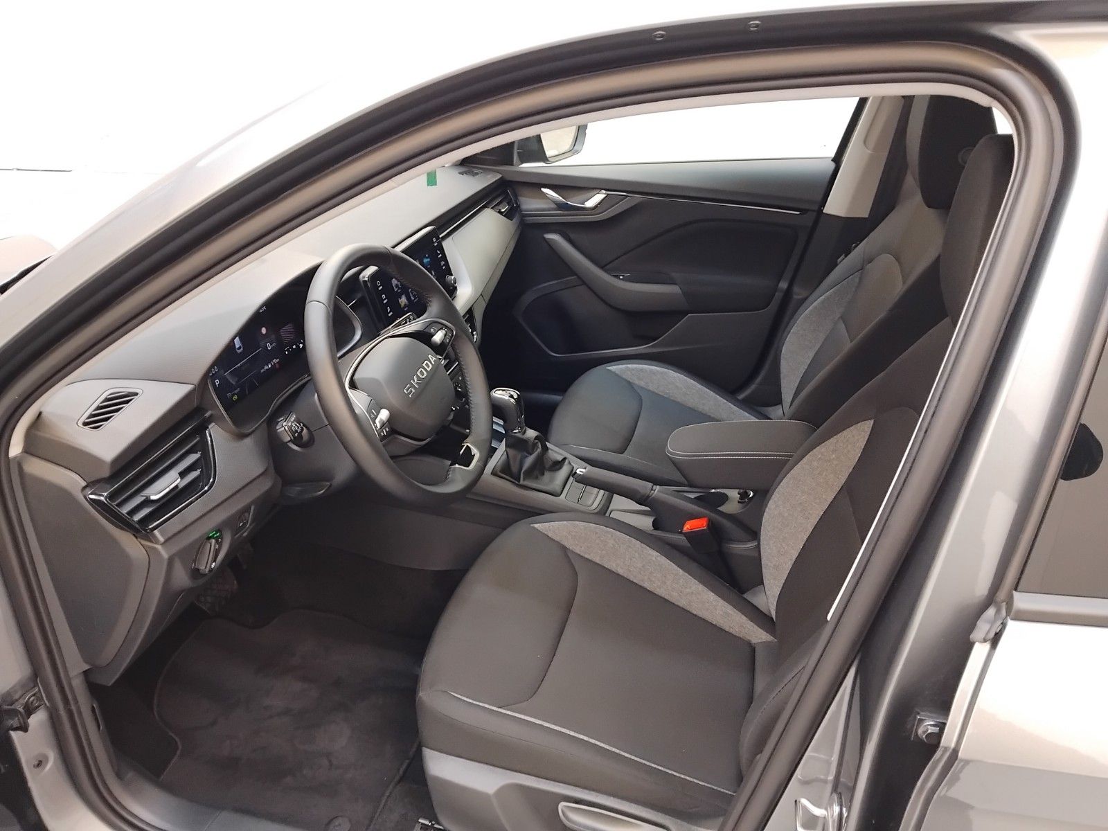 Skoda Scala (10/2025, Benzin)