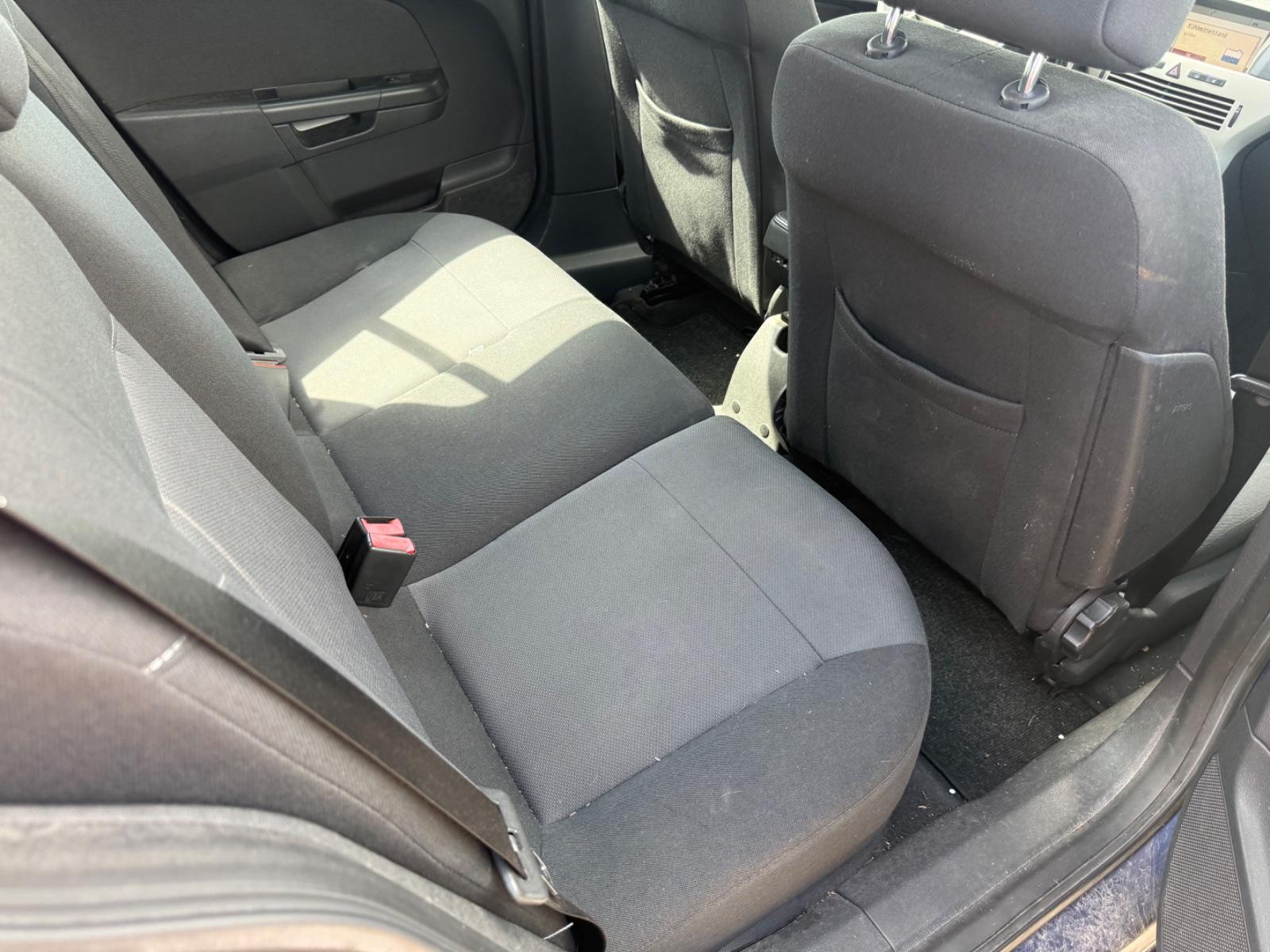 Opel Astra 2008 — photo 9