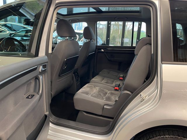 Volkswagen Touran Highline *PANO*SHZ*NAVI*PDC*TEMPOMAT*