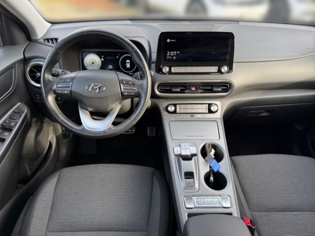 Fahrzeugabbildung Hyundai KONA Edition 30+ Elektro 2WD +NAVI+KLIMA+RFK+PDC