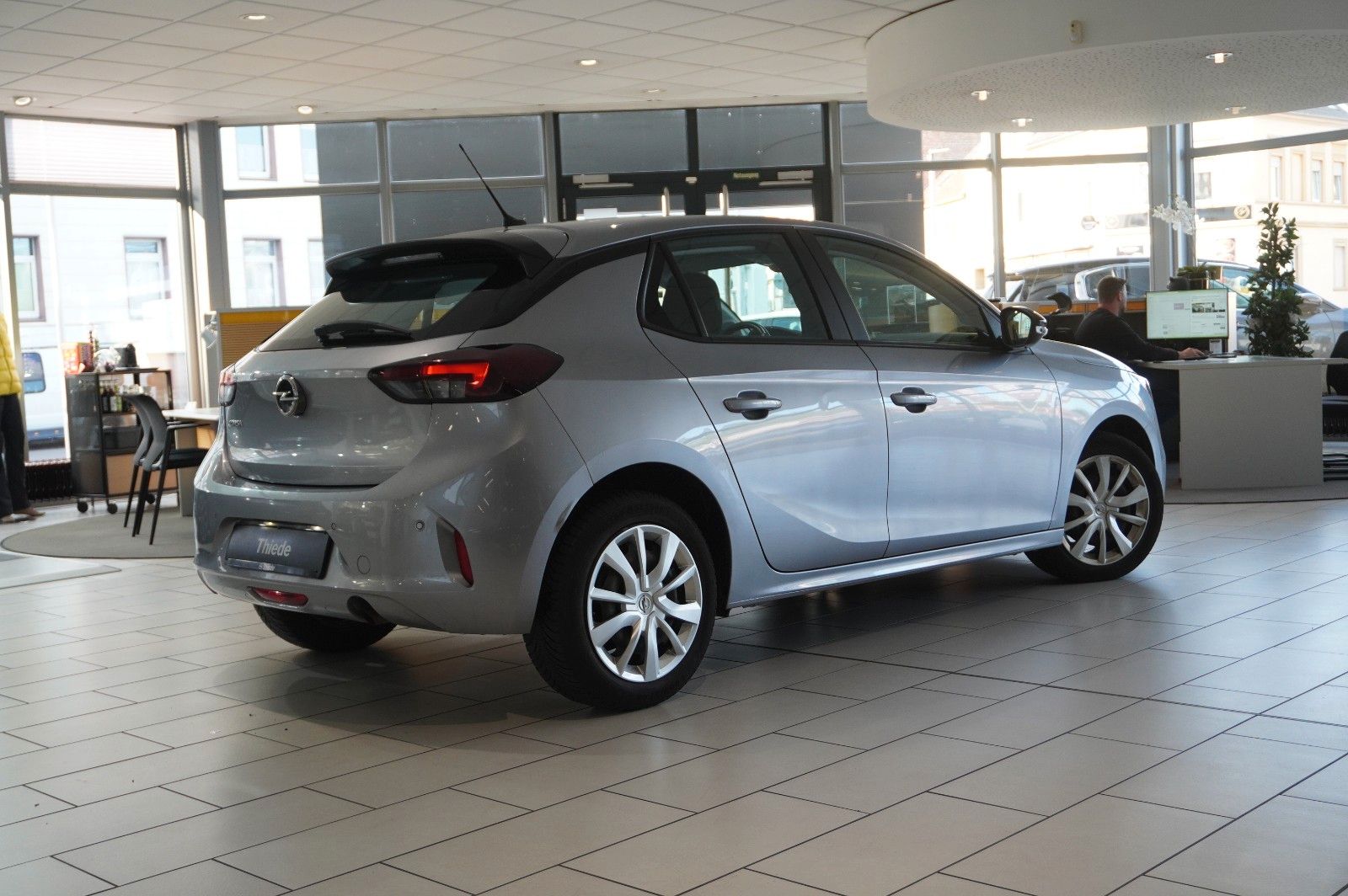 Fahrzeugabbildung Opel Corsa F 1.2 EDITION KLIMA/SHZ/PDC/SPORT/TEMP.
