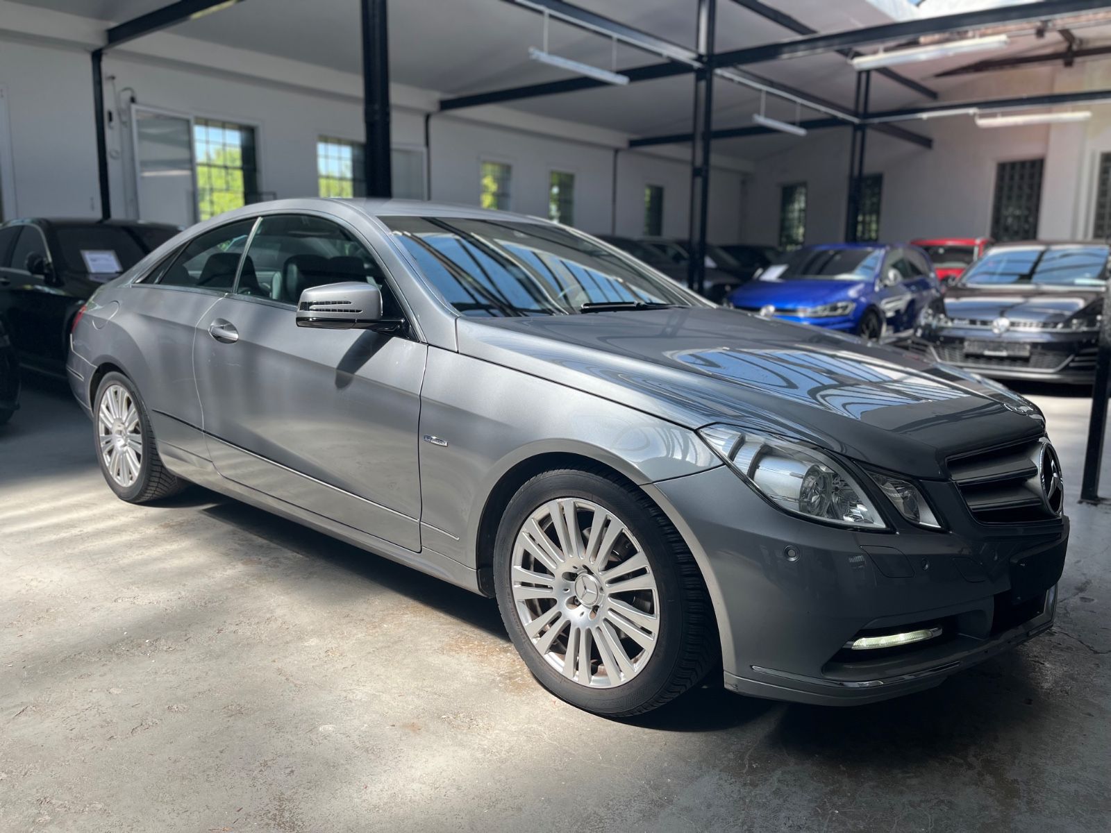 Mercedes E 200 - 1