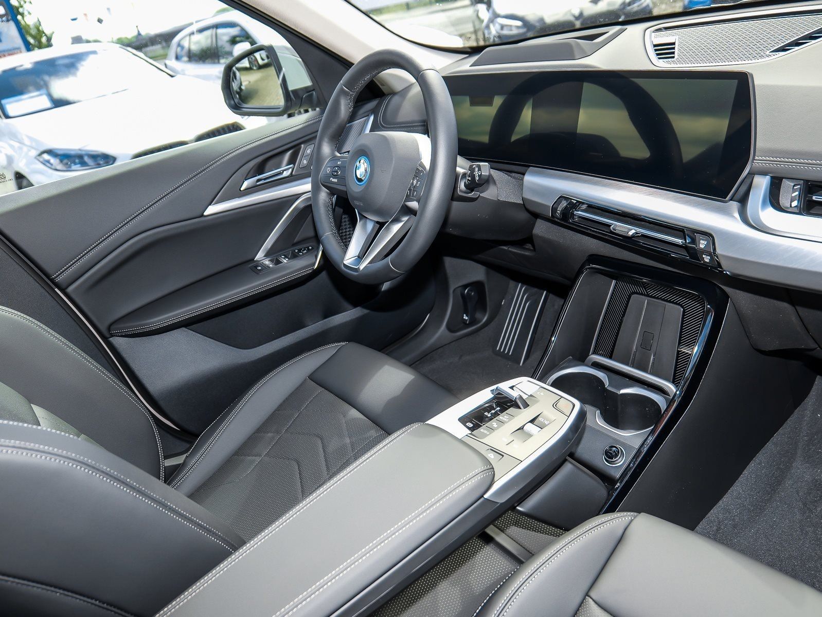 BMW iX1 - Bild 3