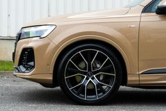 Audi Q7 – 9 / 30