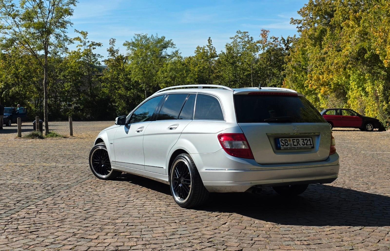 Mercedes-Benz C180 2010 — двигун 1.796 cm³, 156 HP (115kW)
