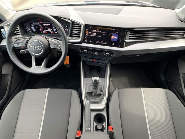 A1 Sportback 30 TFSI ADVANCED DCP+DAB+PDC+ALU16"