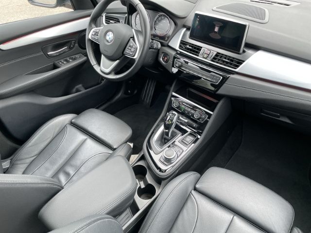 Fahrzeugabbildung BMW 220 Gran Tourer Sport Line Autom. AHK, Navi, Pan