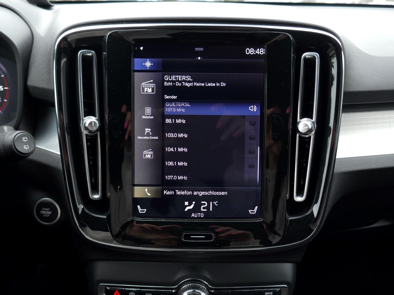 Fahrzeugabbildung Volvo XC40 D3 2WD Momentum Pro | LED AHK PDC GRA