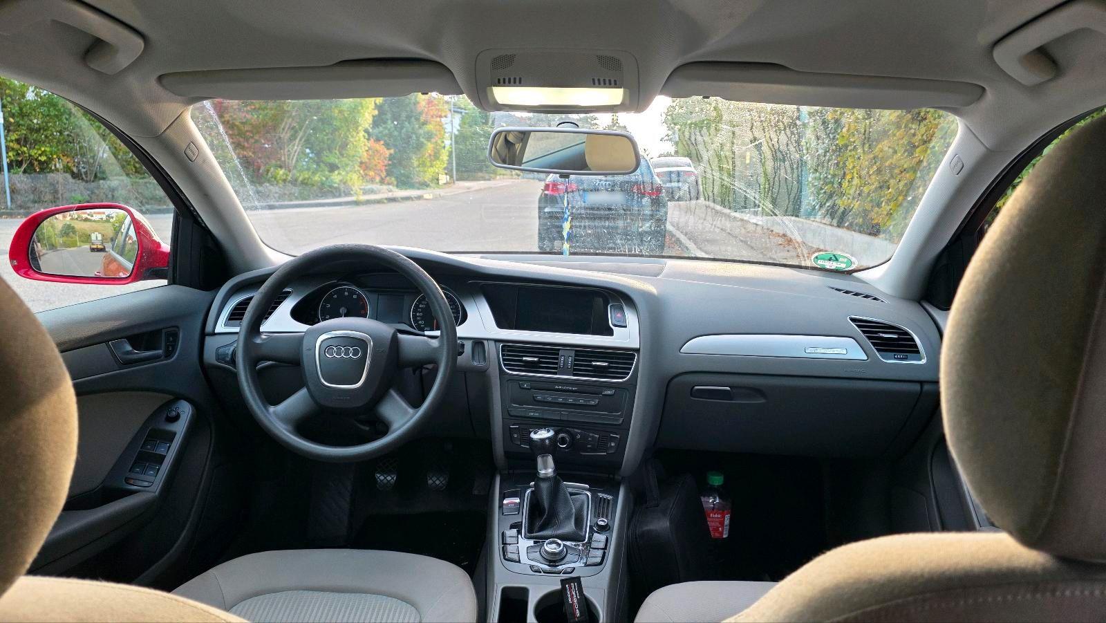 Audi A4 2009 — photo 8