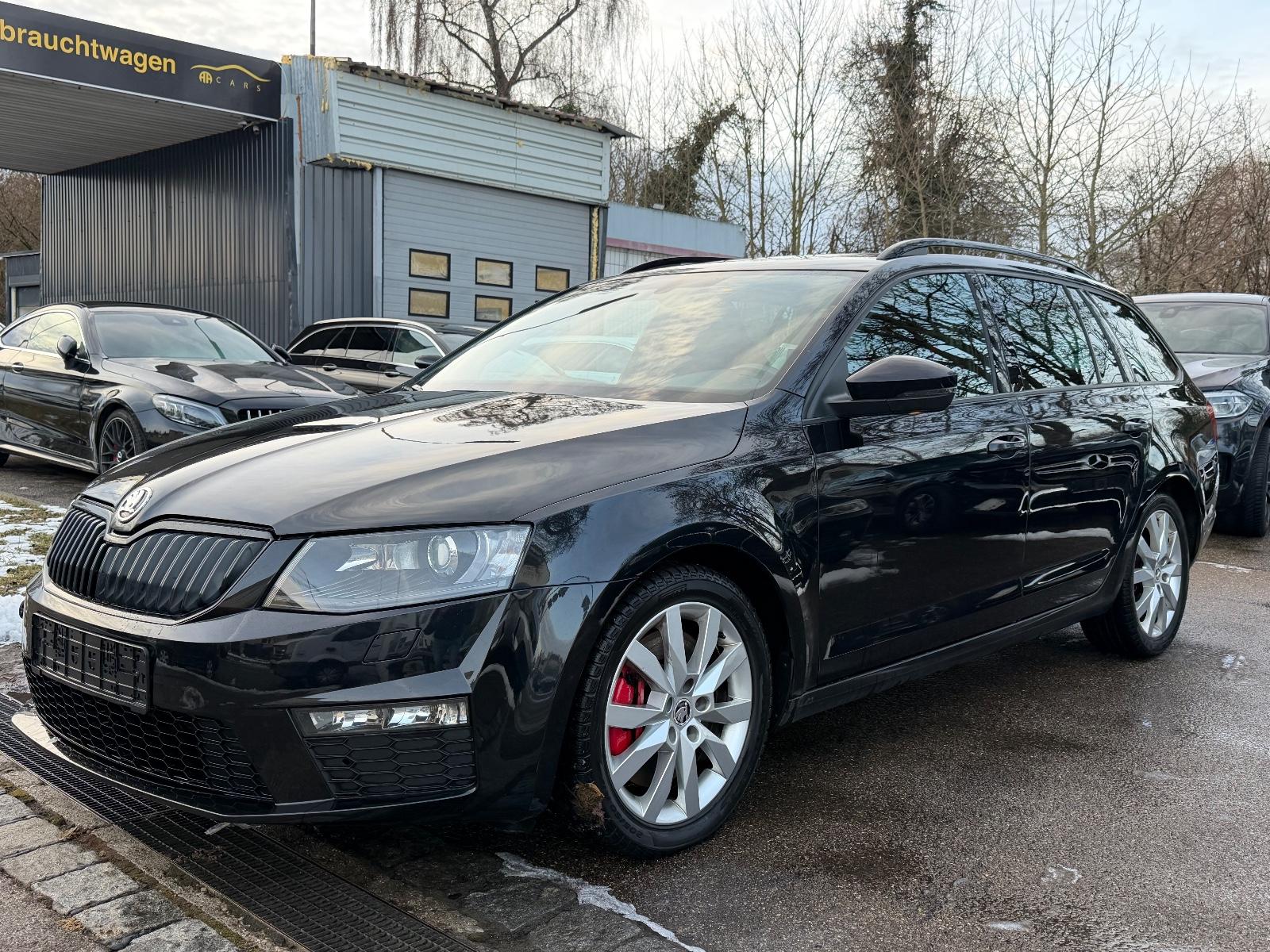Skoda Octavia Combi RS automatik kamera Xenon AHK