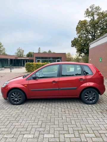 Ford Fiesta 1.3 TÜV 02/2026 Allwetterreife...