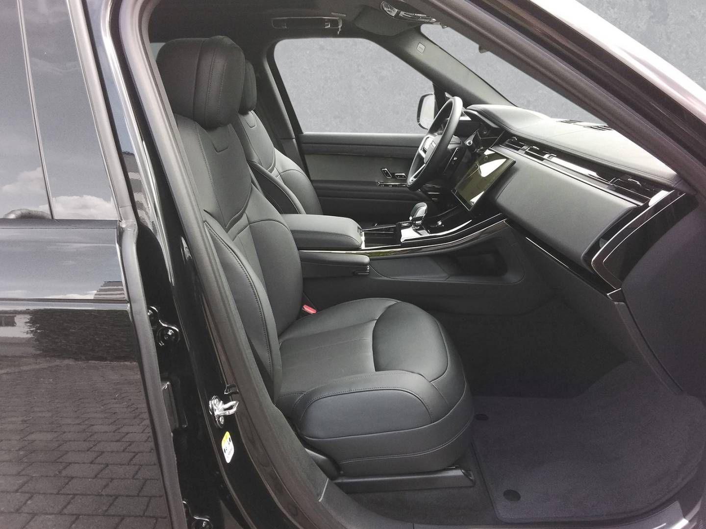 Fahrzeugabbildung Land Rover Range Rover Sport D250 SE