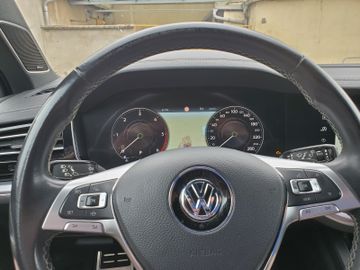 Volkswagen Touareg - 12