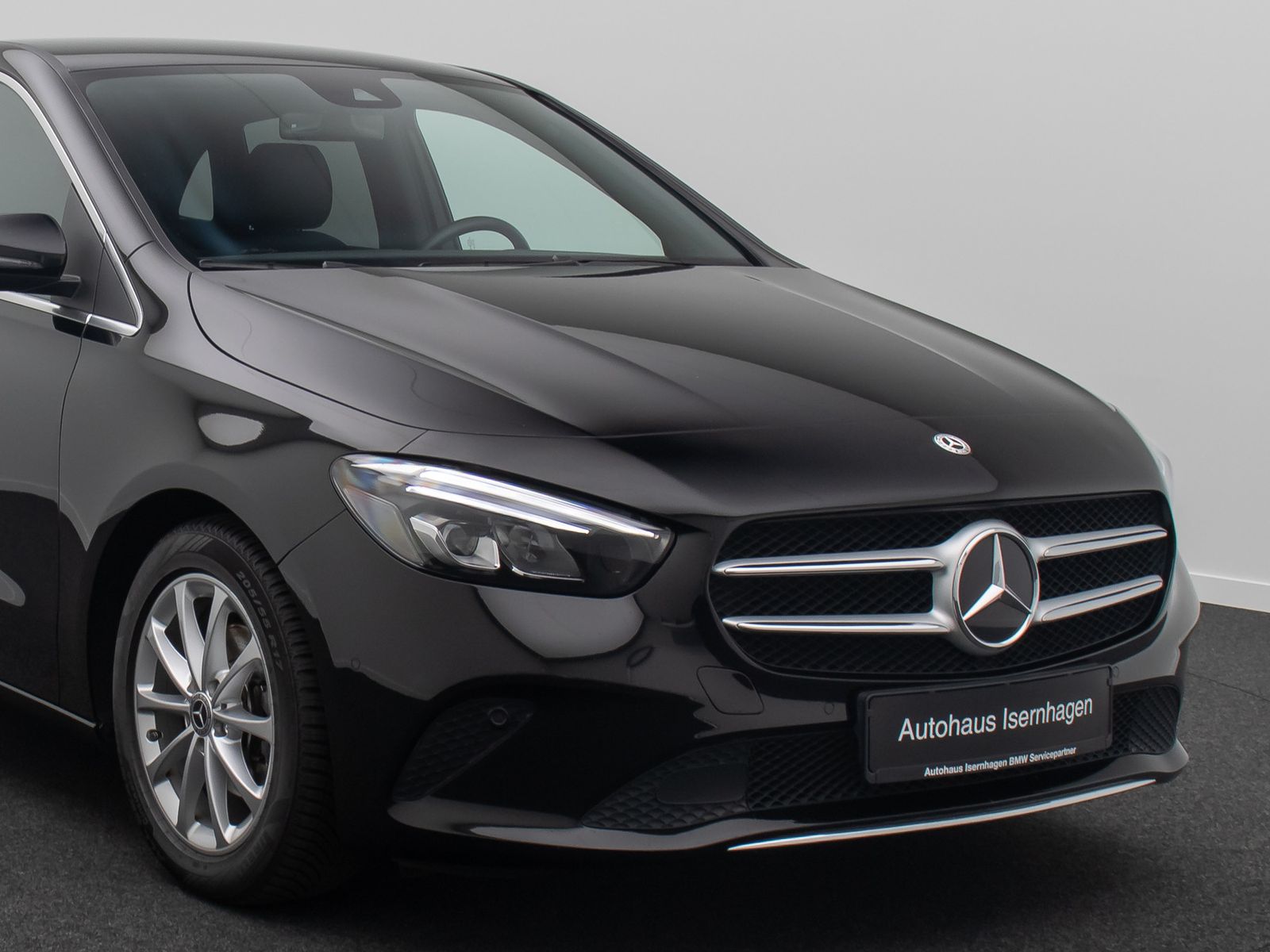 Fahrzeugabbildung Mercedes-Benz B 180 Kamera SoundSys LED Navi Tempomat Komfort