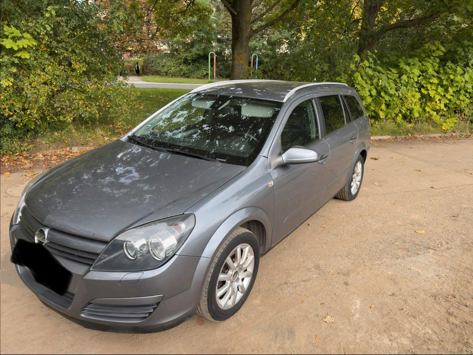 Opel Astra 2005 — interior