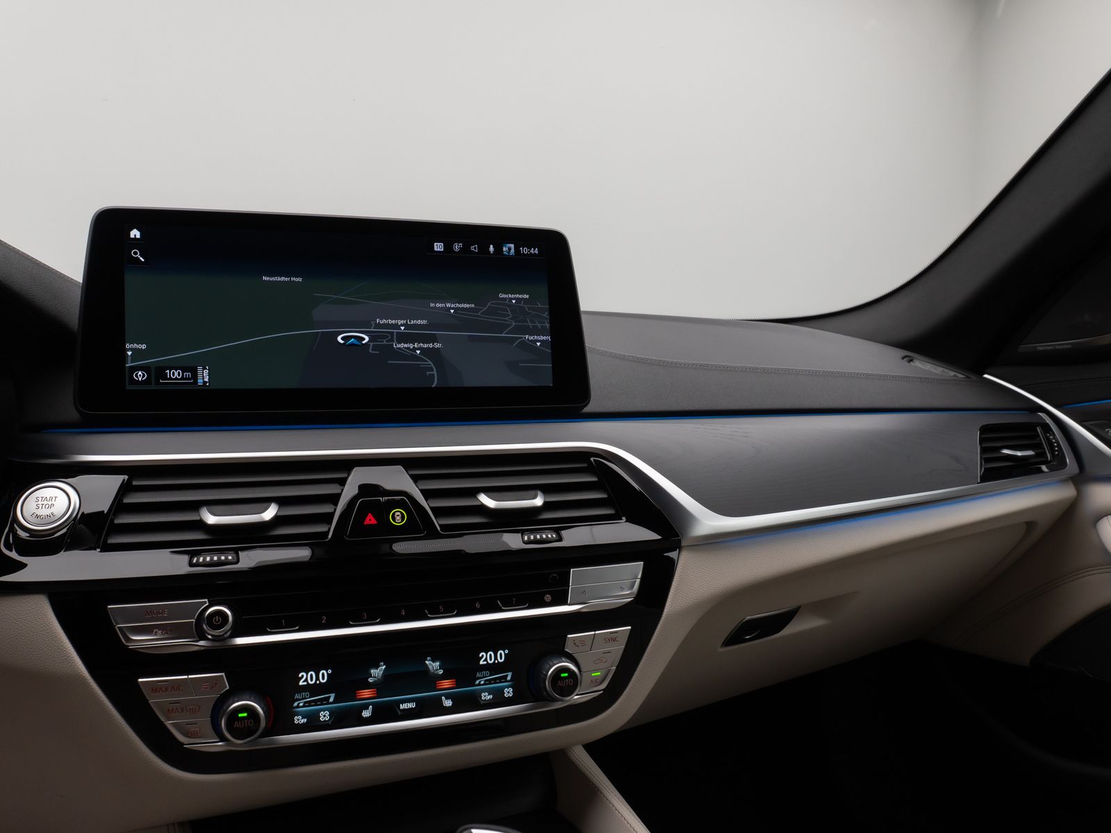 Fahrzeugabbildung BMW 530e M Sport Kamera Laser HUD DAB H/K Alarm 19"