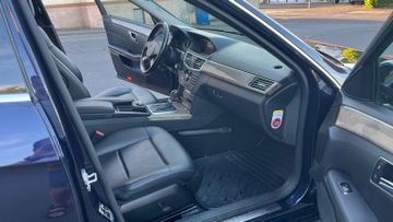 Mercedes E 220 - 11