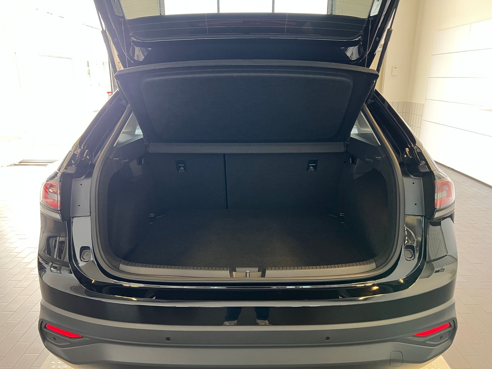 Fahrzeugabbildung Volkswagen Taigo Life 1,0 l TSI *IQ.Light, Navi, PDC, 16''-