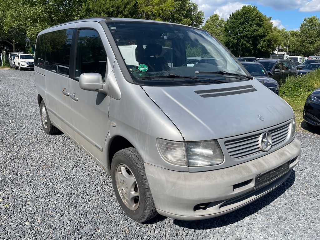 Mercedes-Benz V 220