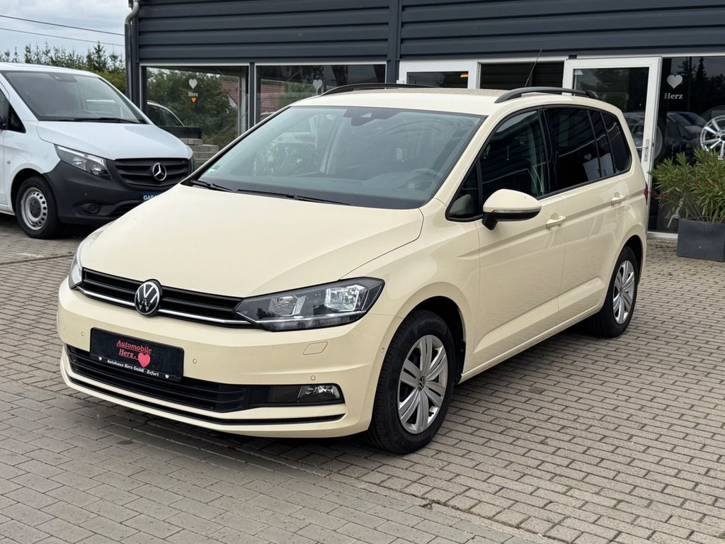 Volkswagen Touran — hlavná fotografia