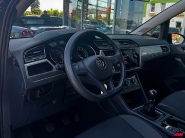 Volkswagen Touran - 6