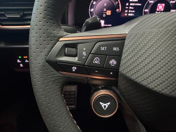 Fahrzeugverkauf 16 Cupra Leon 2.0 TSI 221 kW VZ Tribe Ed Pano*Sennheiser