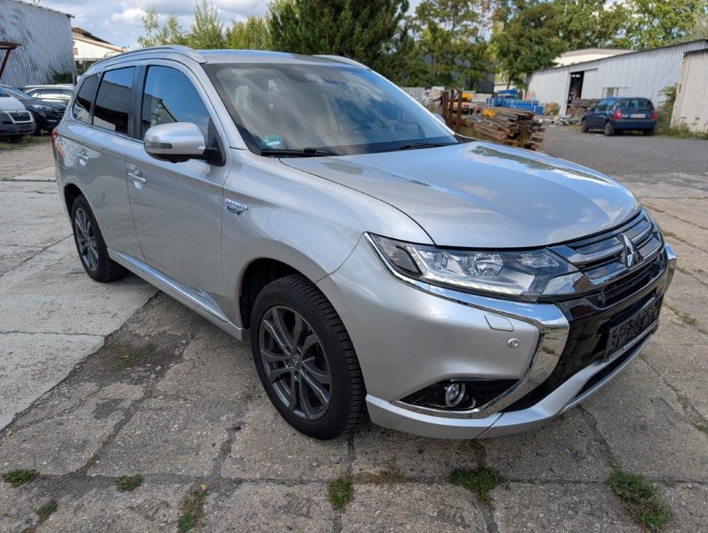Mitsubishi Outlander PHEV Top 4WD