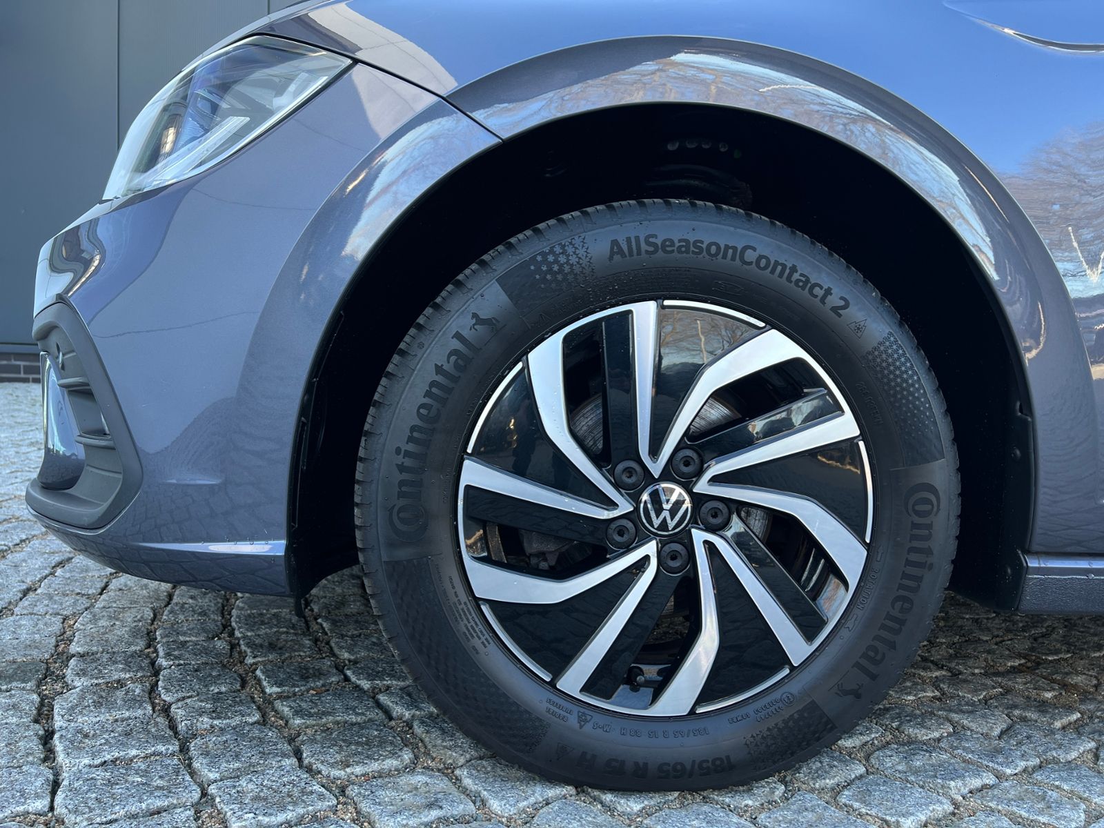 Fahrzeugabbildung Volkswagen Polo 1.0 TSI Life *AppConnect, Sitzheizung, ACC*