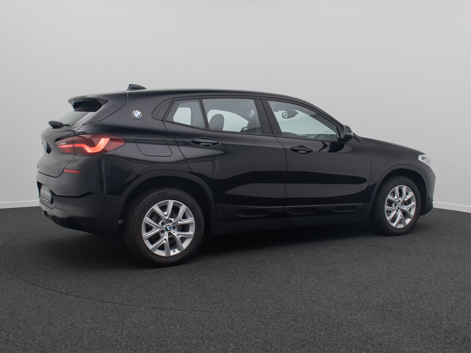 Fahrzeugabbildung BMW X2 sD18i GeschwindigReg ParkAss DAB Navi Lordos