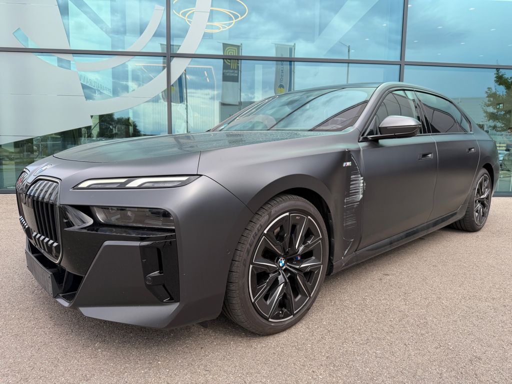 Image of BMW 740
